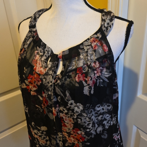 WHITE HOUSE BLACK MARKET FLORAL BLOUSE, SIZE 8 - Picture 4 of 11